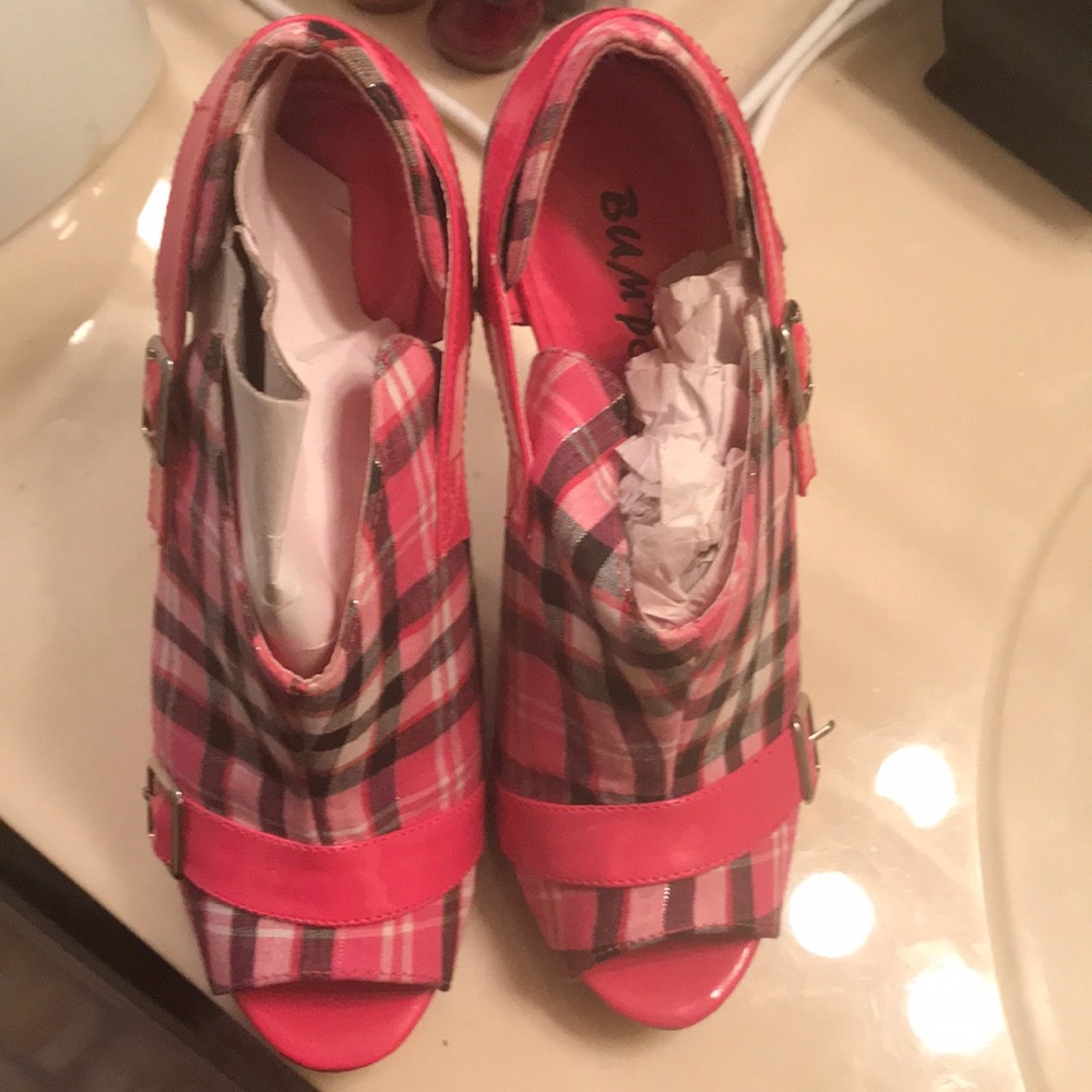 NWOT ladies 3 1/2” pink plaid platform heels